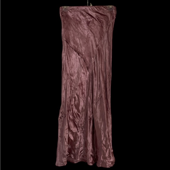 Free People Serious Swagger lavender
Solid Velvet Bias Cut Midi Skirt...XS - Picture 2 of 6